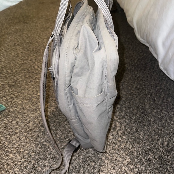 Fjällräven grey Kanken laptop 17” - Picture 5 of 6